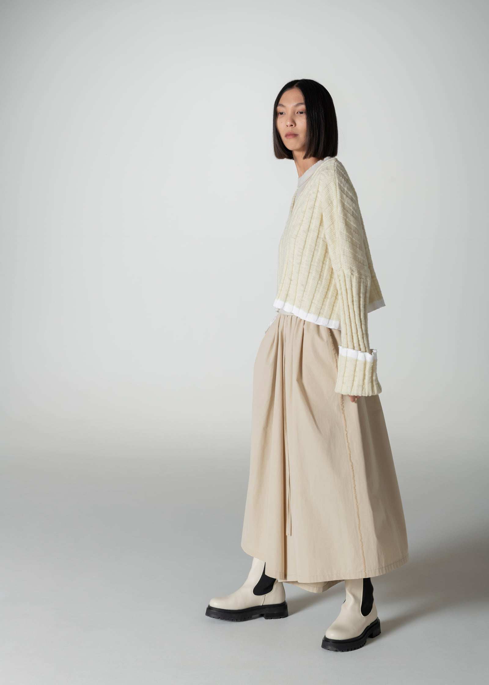 virgin wool cropped w neck ribbed knit sweater cotton hakama trousers